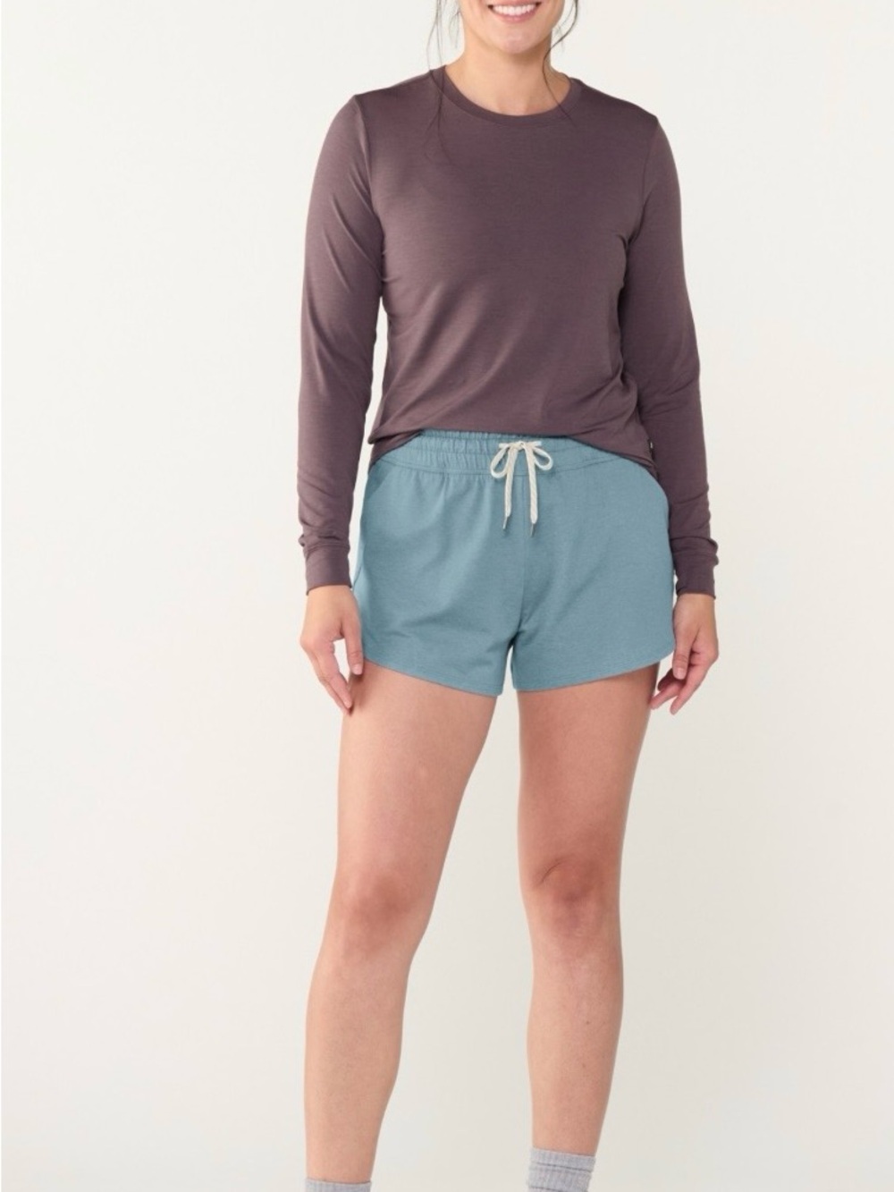 VUORI Halo Performance 2.0 Women’s Shorts NWT L # VW339 Light Cloud Heather